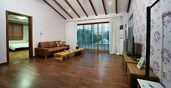 Antre Pension 済州市 3*,